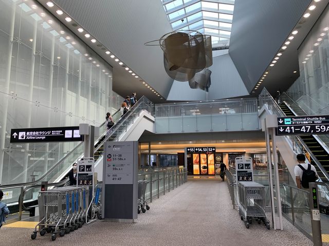 ベトナム　ベトナム観光　搭乗前に成田国際空港ANAラウンジでお腹いっぱい食べる！
