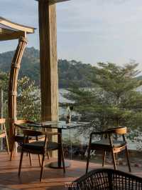 รีสอร์ตหรูกลางป่าริมอ่าวสิเหร่ในทะเลอันดามัน 