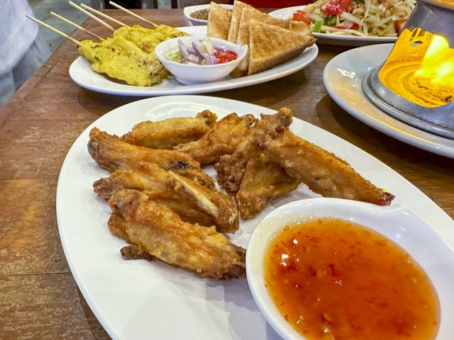 เนื้อตุ๋นหม้อไฟ หน้าหาดในยาง จ. ภูเก็ต 