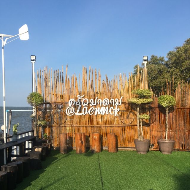 Kruamadam Restaurant @Laemnok