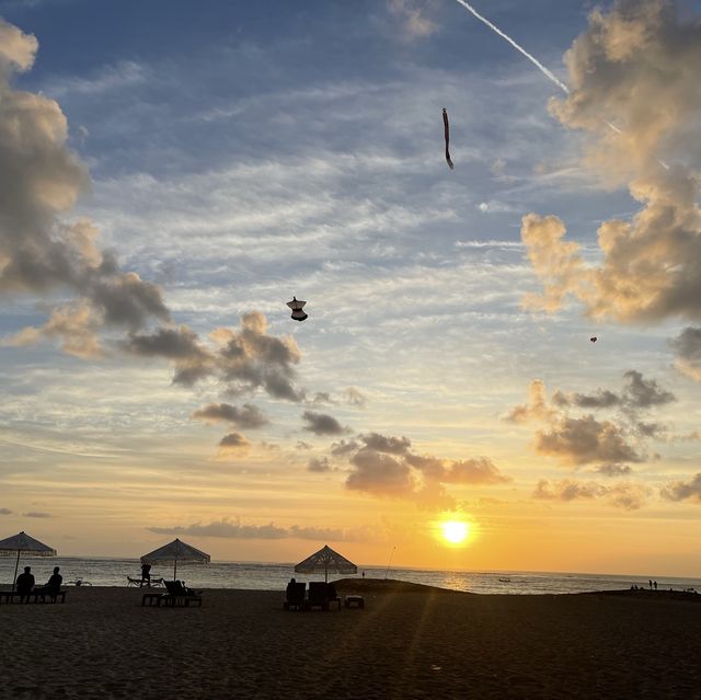 夕陽餘暉，彩霞滿天的Pizza晚餐 Pantai 海灘餐廳