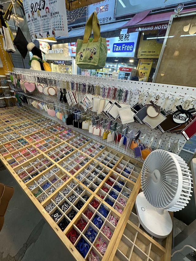 今、流行りのストラップ作り！