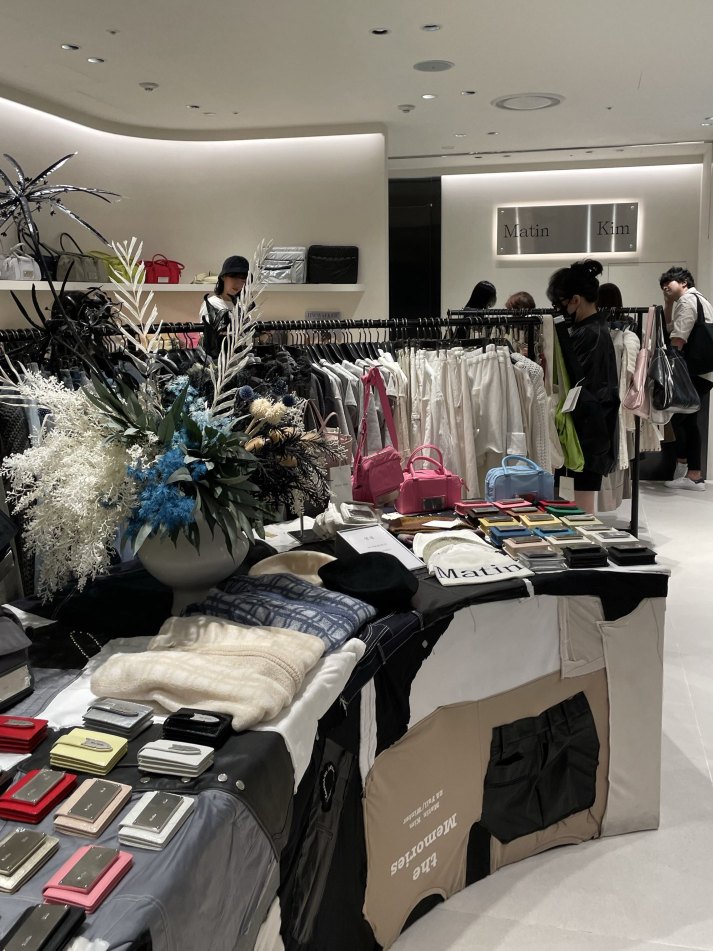 明洞】Matin Kimが明洞にやってきた🙌 | Trip.com ソウル