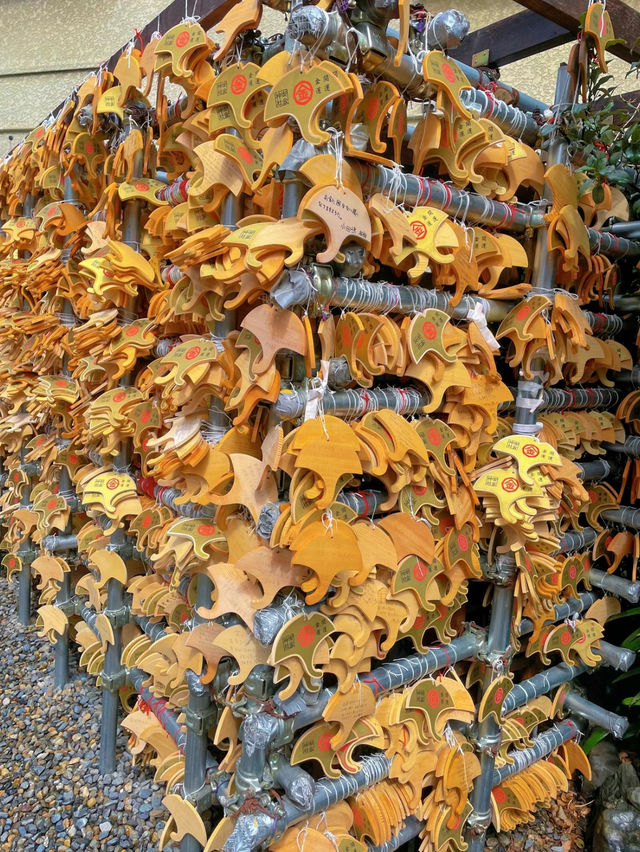 【京都】金運UP最強パワースポット！金の鳥居が目印⛩御金神社💰