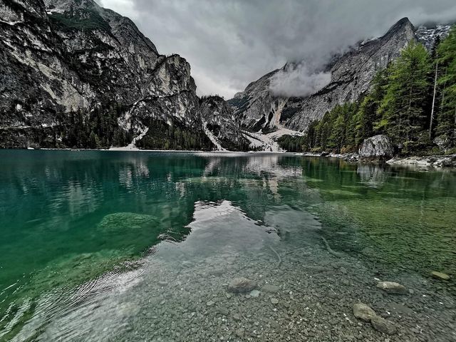 Wonderful gondola tour by the Lago lake