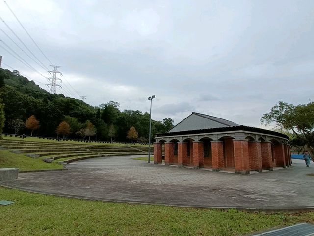 『大溪河濱公園』