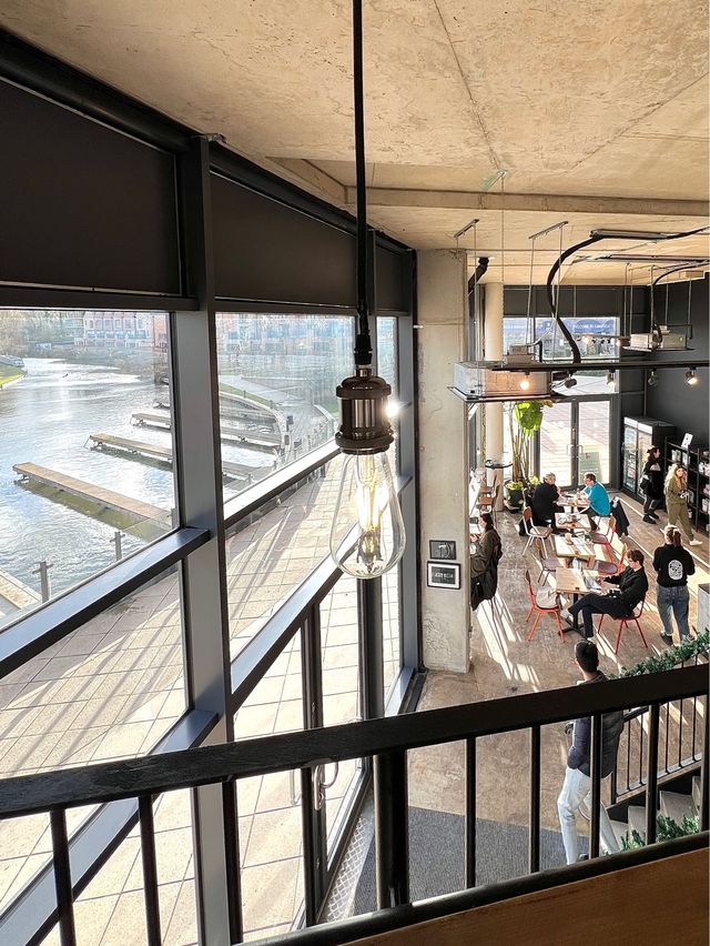 英國米爾頓凱恩斯超寫意河邊咖啡店-Canal St. Coffee