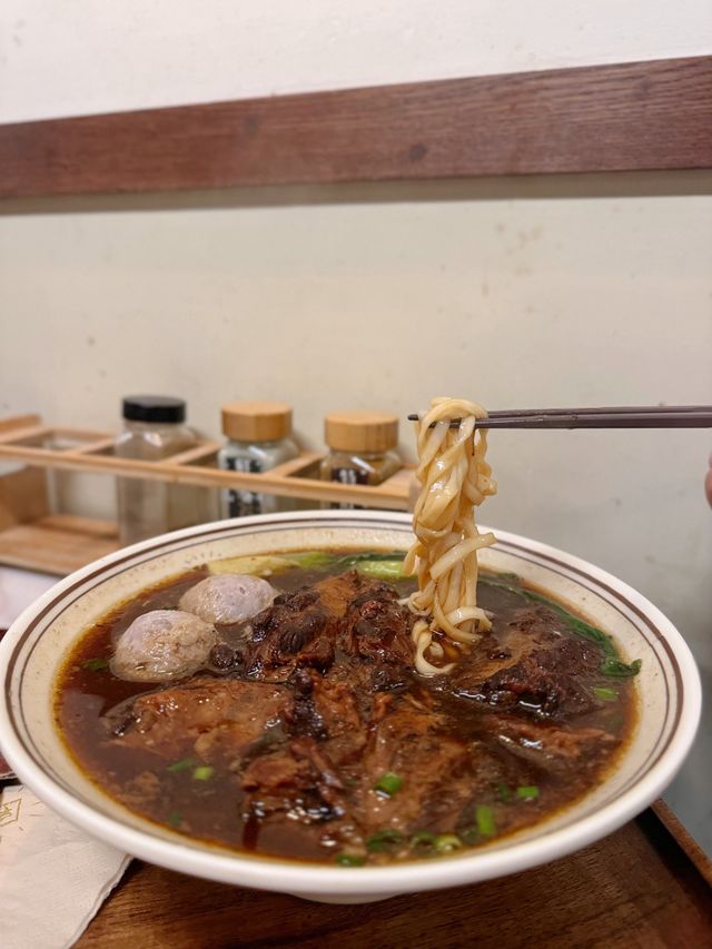 📍北角｜排長龍台式鐵路便當 🍱 整體性價比低！