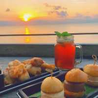 峇里島｜絕美懸崖岩石酒吧Ayana Rock Bar ! 