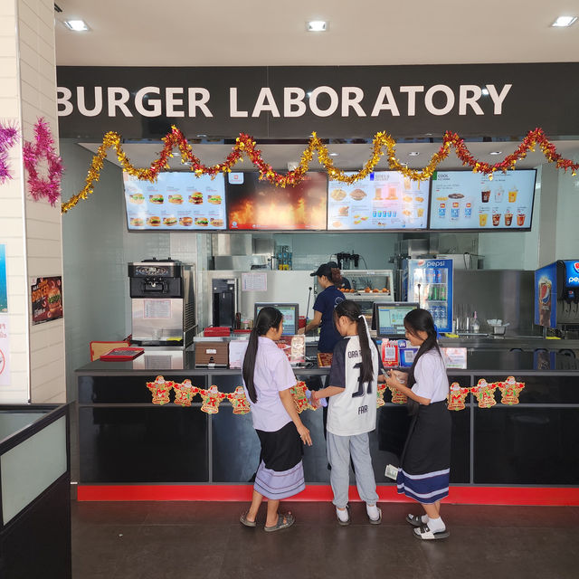 🍔 라오스 방비엥에 롯데리아가 있다고?