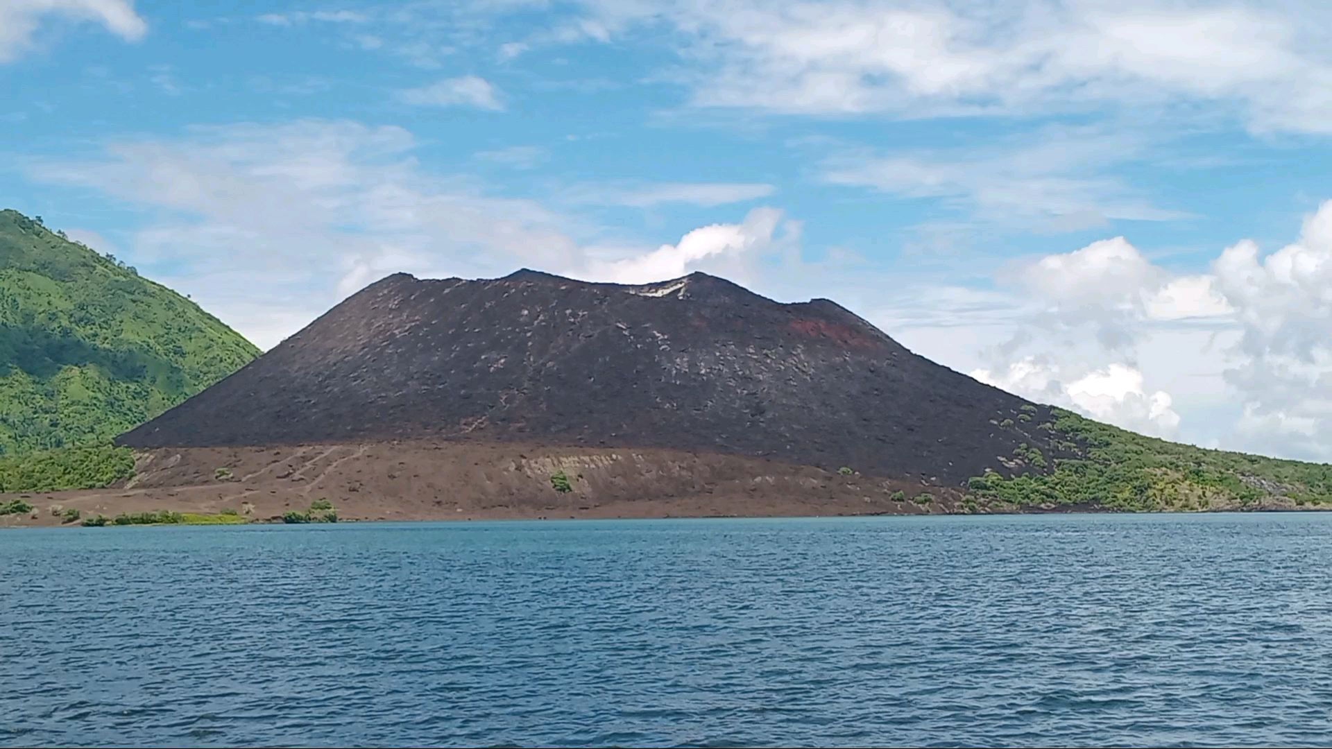 Mount Tavurvur is an active stratovolcano located near the town of Rabaul in East New Britain Province, Papua New Guinea. The volcano is well known for its frequent eruptions and its distinctive shape, with a prominent crater that often emits ash, smoke, and occasionally lava.

One of the most notable eruptions of Mount Tavurvur occurred in 1994 when it erupted simultaneously with nearby Mount Vulcan, destroying much of the town of Rabaul and forcing the evacuation of its residents. Since then, the volcano has continued to be active, with smaller eruptions occurring periodically.

Despite the volcanic activity in the area, Rabaul remains a popular tourist destination due to its unique geological features and the opportunity to witness the power of nature up close. Local authorities closely monitor the volcano to ensure the safety of residents and visitors in the region.
#volcano
#mt .tavurvur 