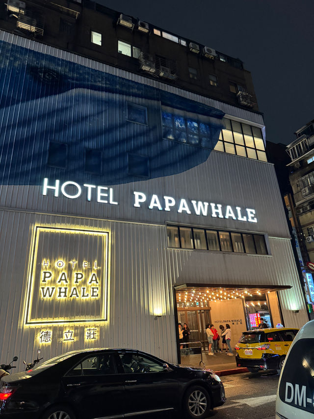 โรงแรมย่าน Ximenting Taipei 🐬 Papa Whale Hotel