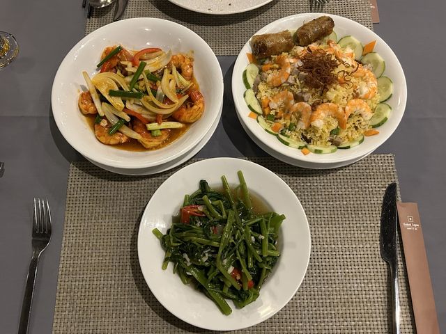 ベトナム・ペダナ　ラグーン夕食