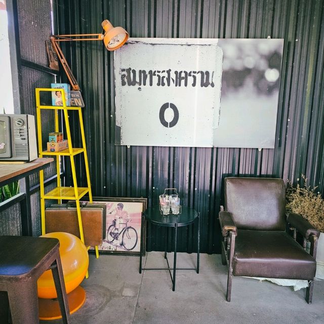 เอกเขนก cafe' 