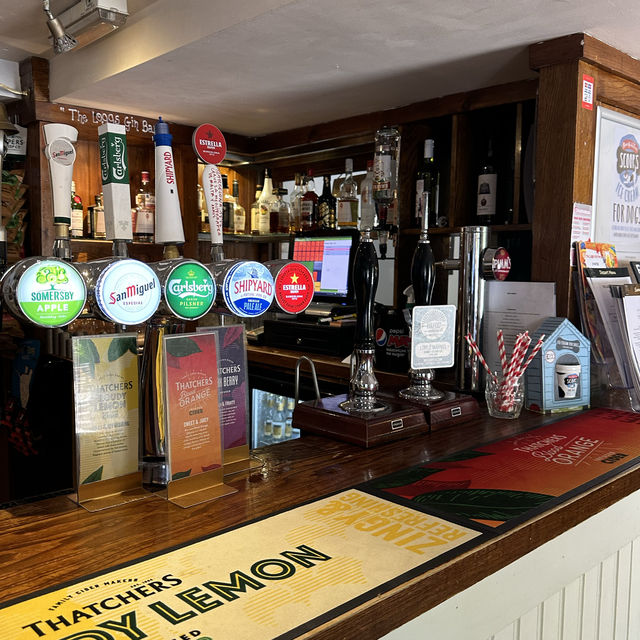 We Three Loggerheads pub