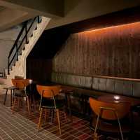 Be_ep books and bar