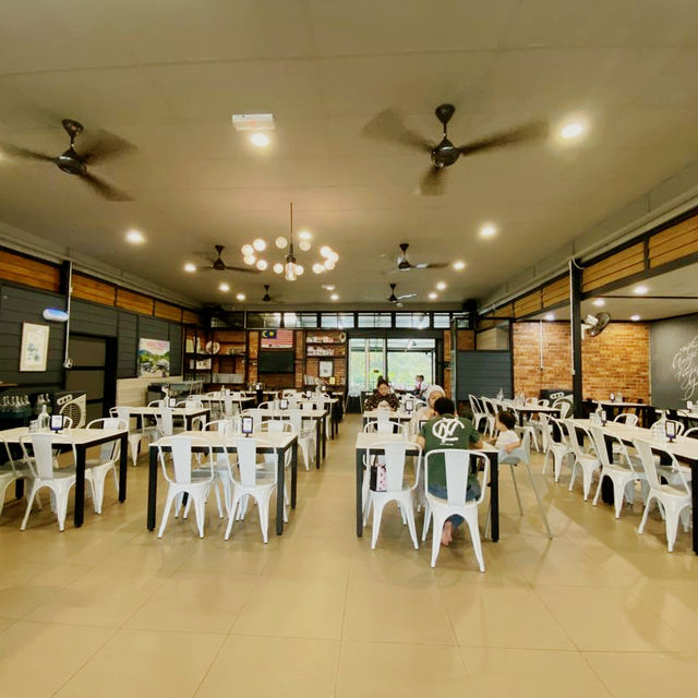 Smoky Delight: Hayyan Huda's Exquisite Masak Lemak Daging Salai