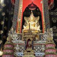 วัดพิพัฒน์มงคล ขอพรโชคลาภ การงาน มั่นคง ยศ ลาภ 