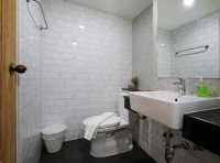 Luck Esan Loft
