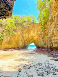 【絶景】まるで海外⁈ハートが浮かび上がる神秘的な洞窟