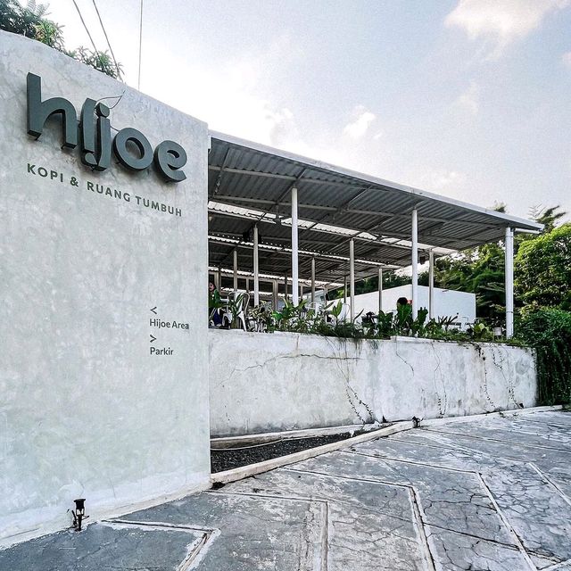 HIJOE CAFFE | Green and shady near Lenteng Agung HIJOE CAFFE | Green and shady near Lenteng Agung