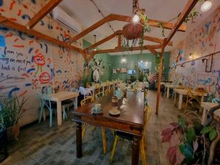 Guru's Cafeteria 