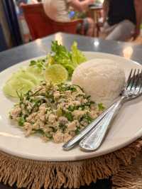 【🇱🇦ラオスルアンパバーンのオシャレレストラン🍽️ TANGORでグルメを堪能