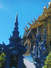 วัดร่องเสือเต้น วัดสีน้ำเงินแห่งเดียวในเชียงราย