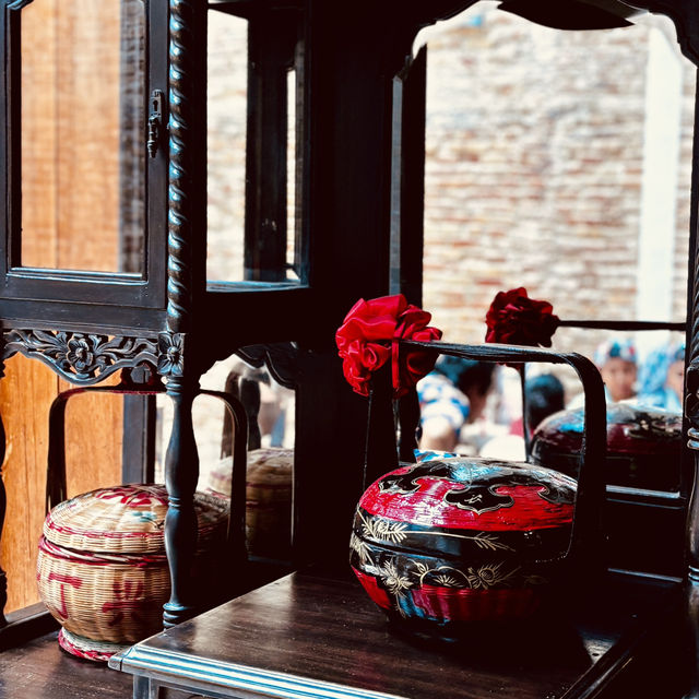 "Mamee Jonker House: A Fun-Filled Tour of Snack Production and Souvenirs"