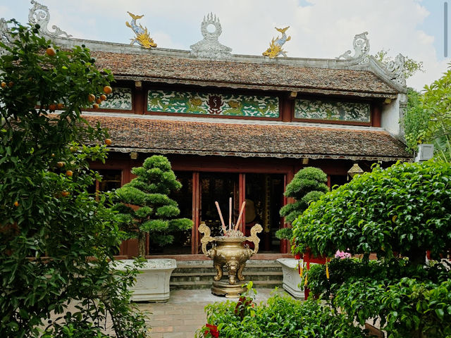 Ngoc Son Temple 