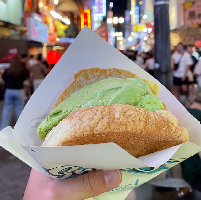 Melon Bread ร้านขนมปังเมล่อนโดทงโบริ