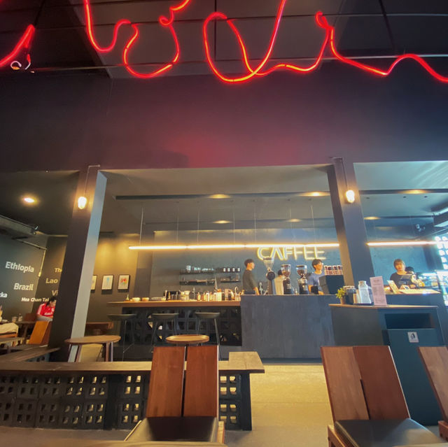 CAFFEE- Warin Chamrap (แคฟฟี่ วาริน)