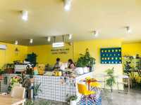 Yellow cup ร้านกาแฟสีเหลือง