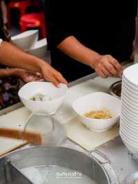 ลิ้มเล่าซา ร้านเก่าแก่ที่ขึ้นชื่อเรื่องลูกชิ้นปลา