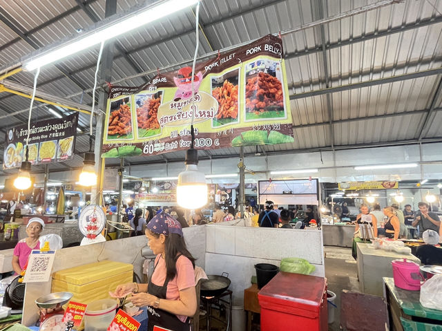 泰國普吉 體驗普吉當地煙火氣 Naka Weekend Market ตลาดท้ายรถนาคา