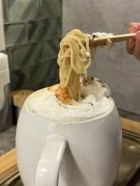【東京(新宿御苑)】東京に行ったら行きたい！新しいネオン系ラーメン屋✨