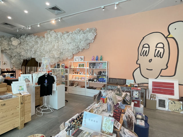 臺南中西區 純白色設計建築就是吸引眼球 臺南市美術館二館