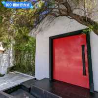 打開白色小屋的紅色大門，台南設計師旅店：8又二分之一