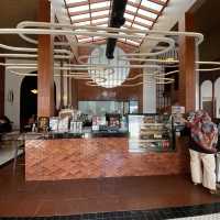 NGEGGEE CAFE