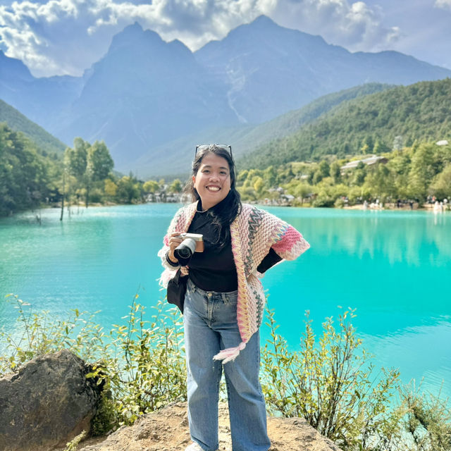 The Bluest lake I’ve ever seen. This is not Switzerland, this China.