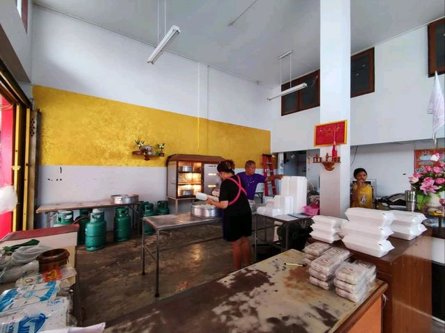 พามาร้านสูตรต้นตำรับซาลาเปานมสดสิงห์บุรี