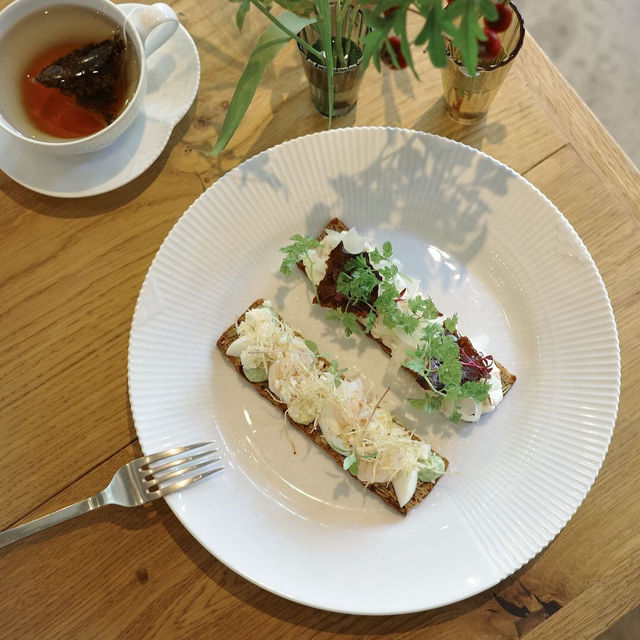 港区にある上品で華やかなカフェ💐