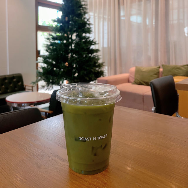 คาเฟ่น่ารักย่านรัชดา Roast N Toast Cafe