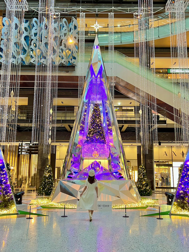 大阪 ❤︎まるで万華鏡🪞✨室内の巨大なクリスマスツリー⭐️ 