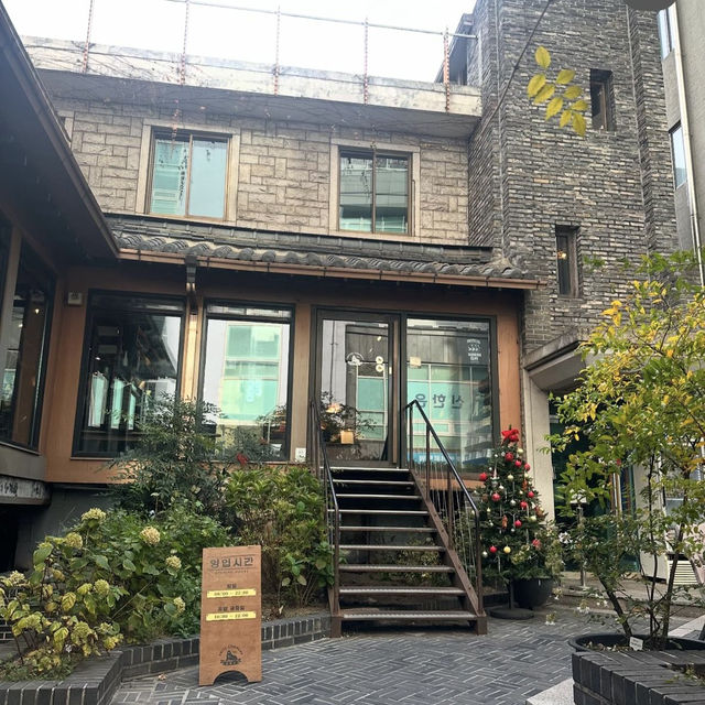 【韓国】ソウルで1番美味しいと言われているアザラシキャラクターがかかれたカフェ💗