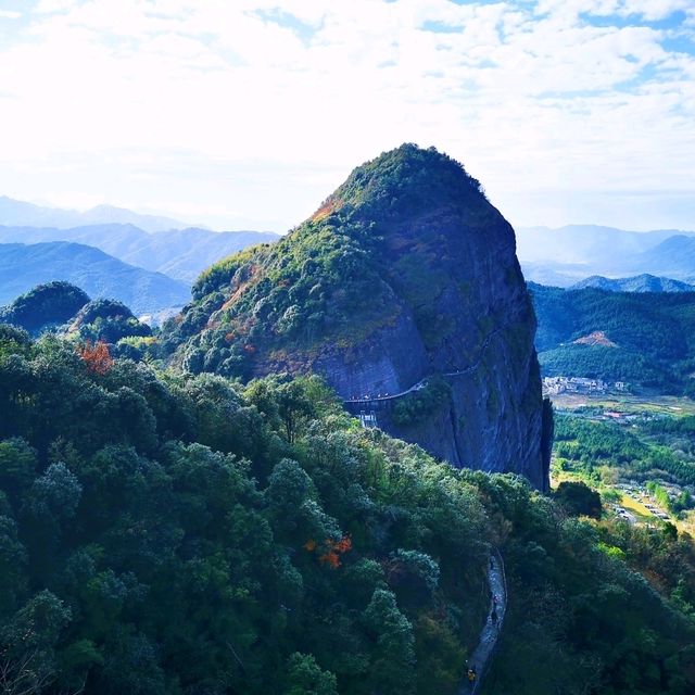 龍南武當山
