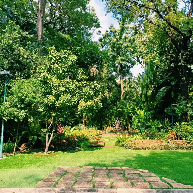 泰國曼谷著名歷史古跡花園公園景點:公主母親紀念公園，適合拍照📸打卡冥想