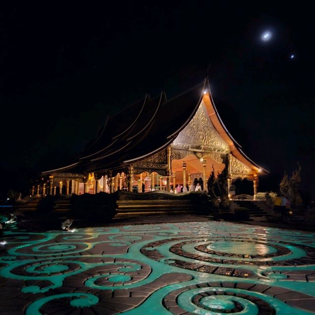 วัดสิรินธรวรารามภูพร้าว (วัดเรืองแสง)
