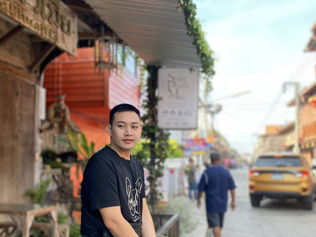สองผัวเมีย / SongPhuaMia Cafe & Bar (Husband & Wif