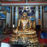 สักการะพระบรมสารีริกธาตุ ณ พระอารามหลวง
